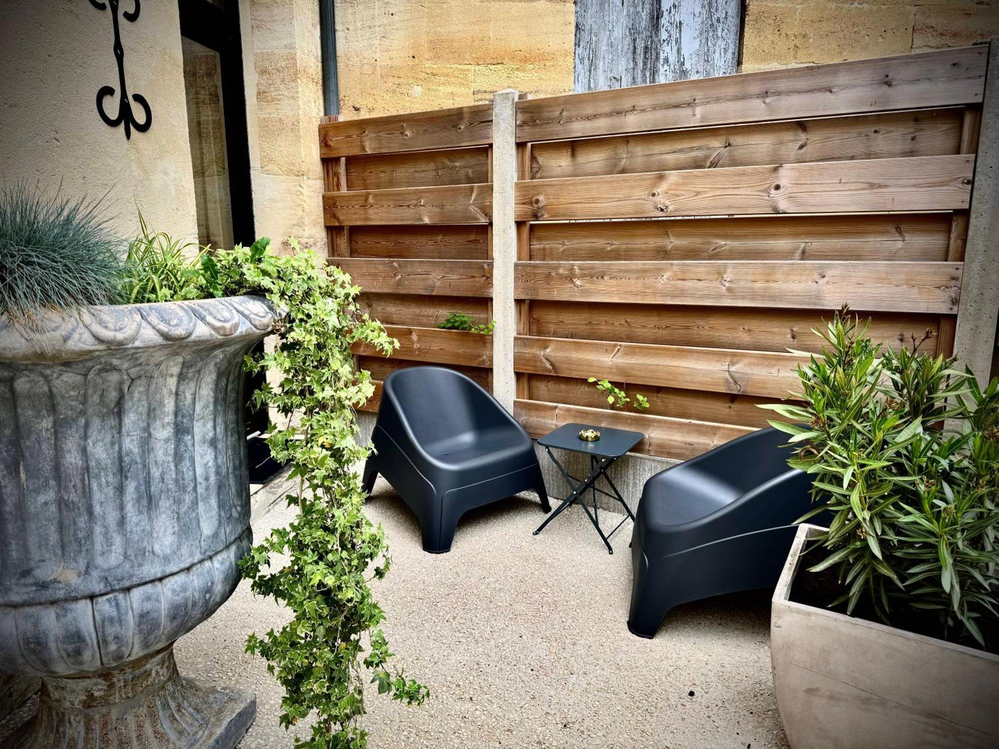 Love Room La Croix De Saint Andre Exterior photo